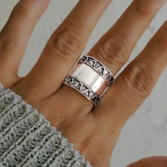 Brand New Concave Personality Fashion Ring. - Picture 2 of 9